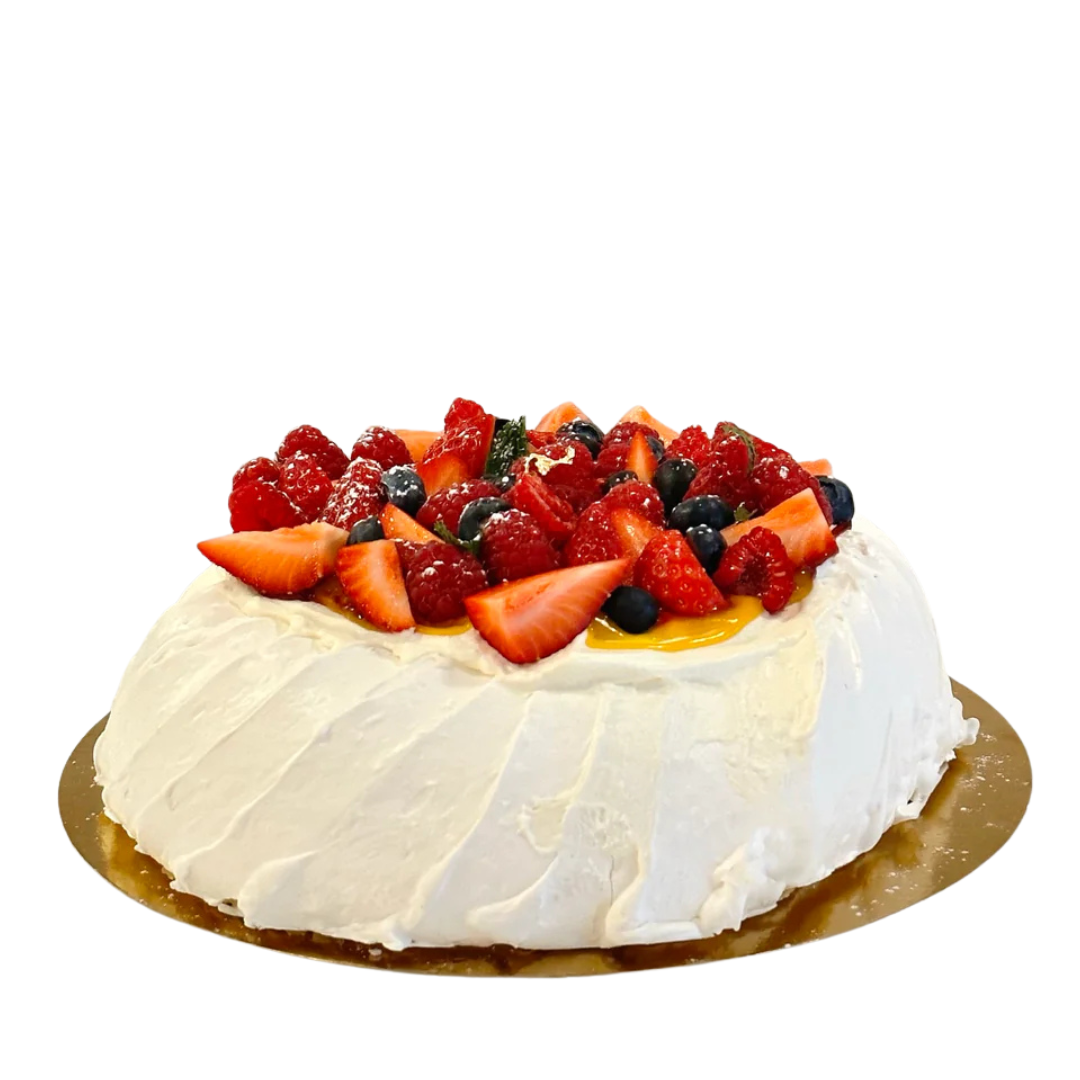 Pavlova de merengue con frutos rojos