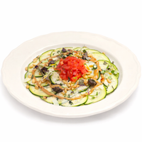 Carpaccio de calabacín, peccorino, tartar de tomate, albahaca y piñones