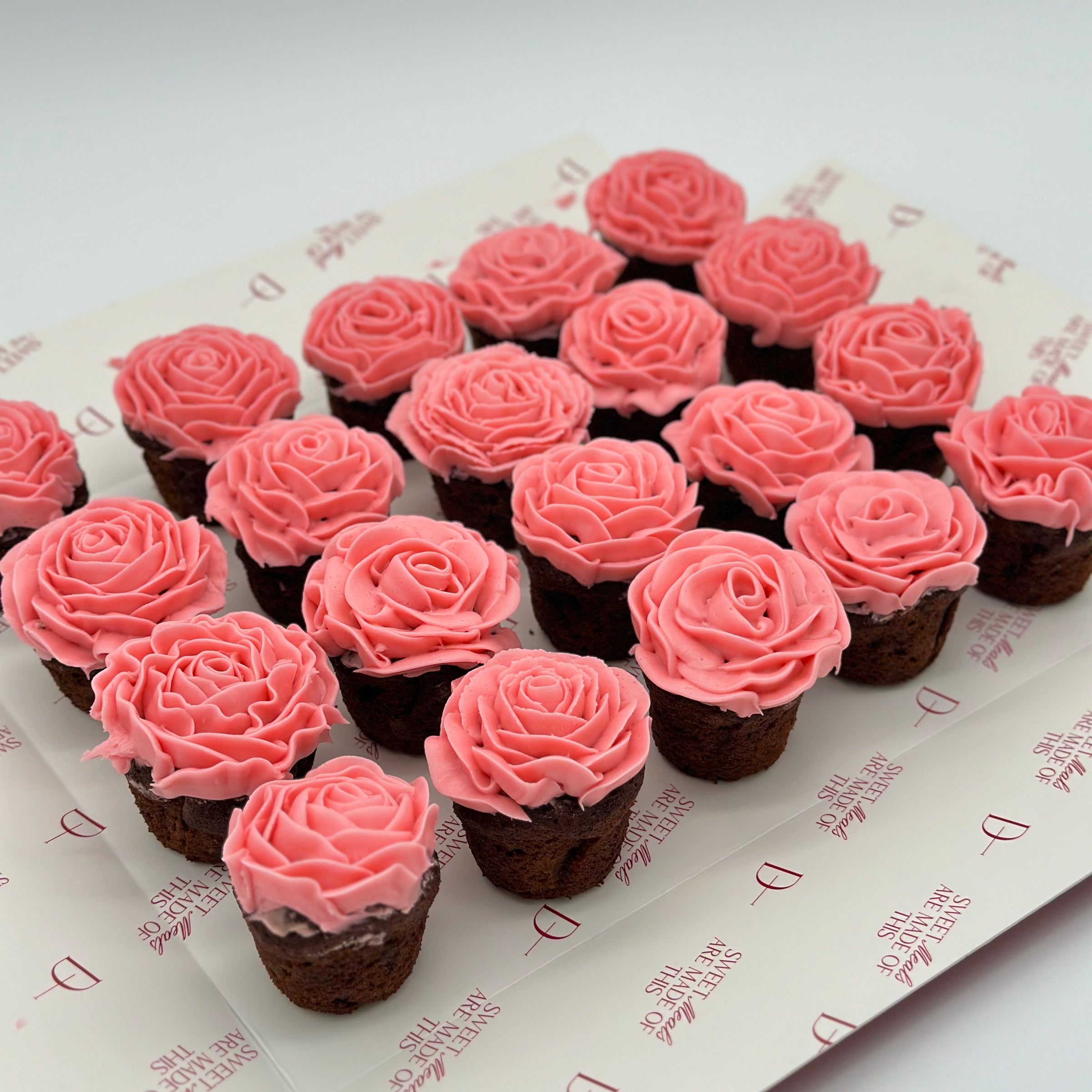 Pack de 20 cupcakes personalizados de rosas