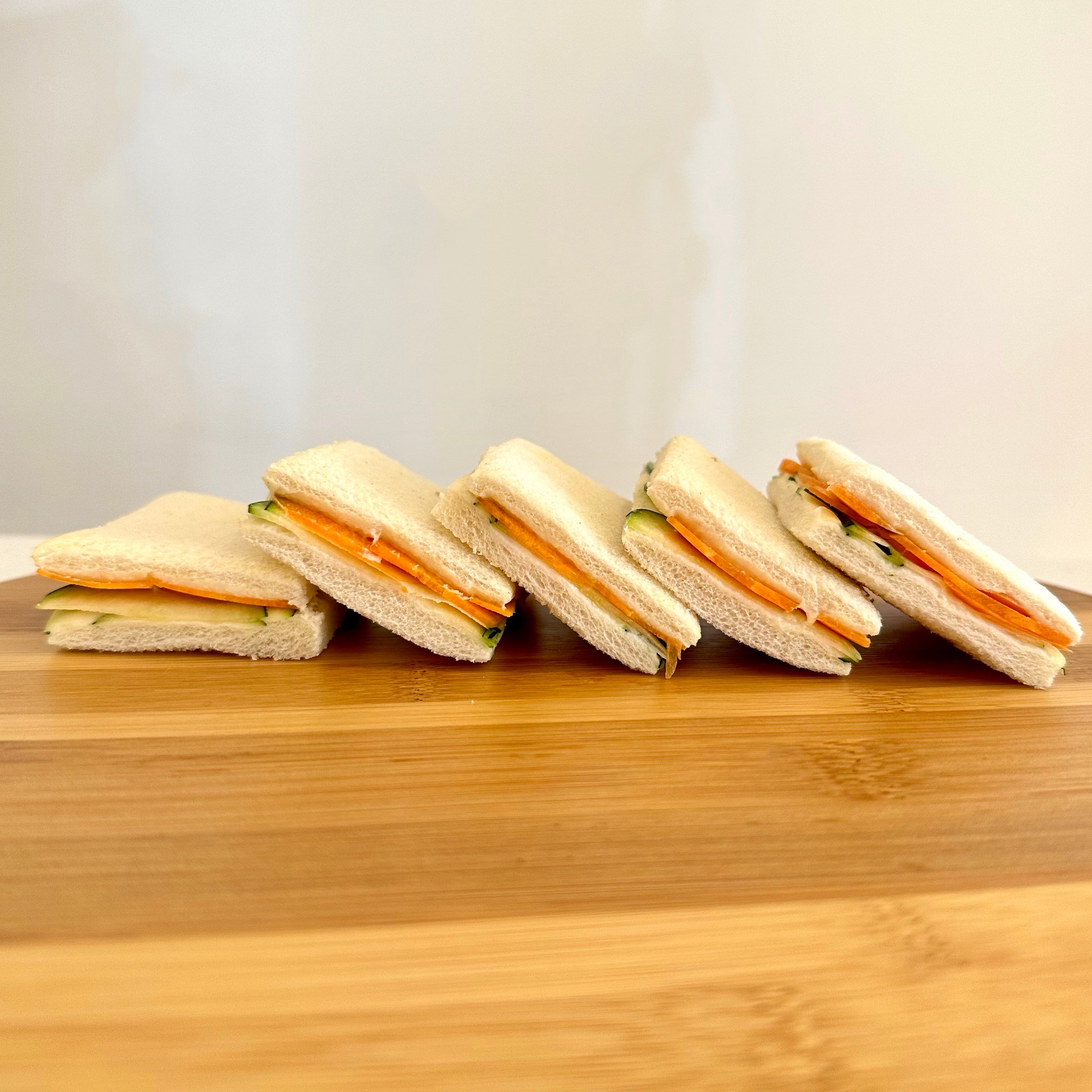 Bandeja de 8 mini sandwiches vegetal