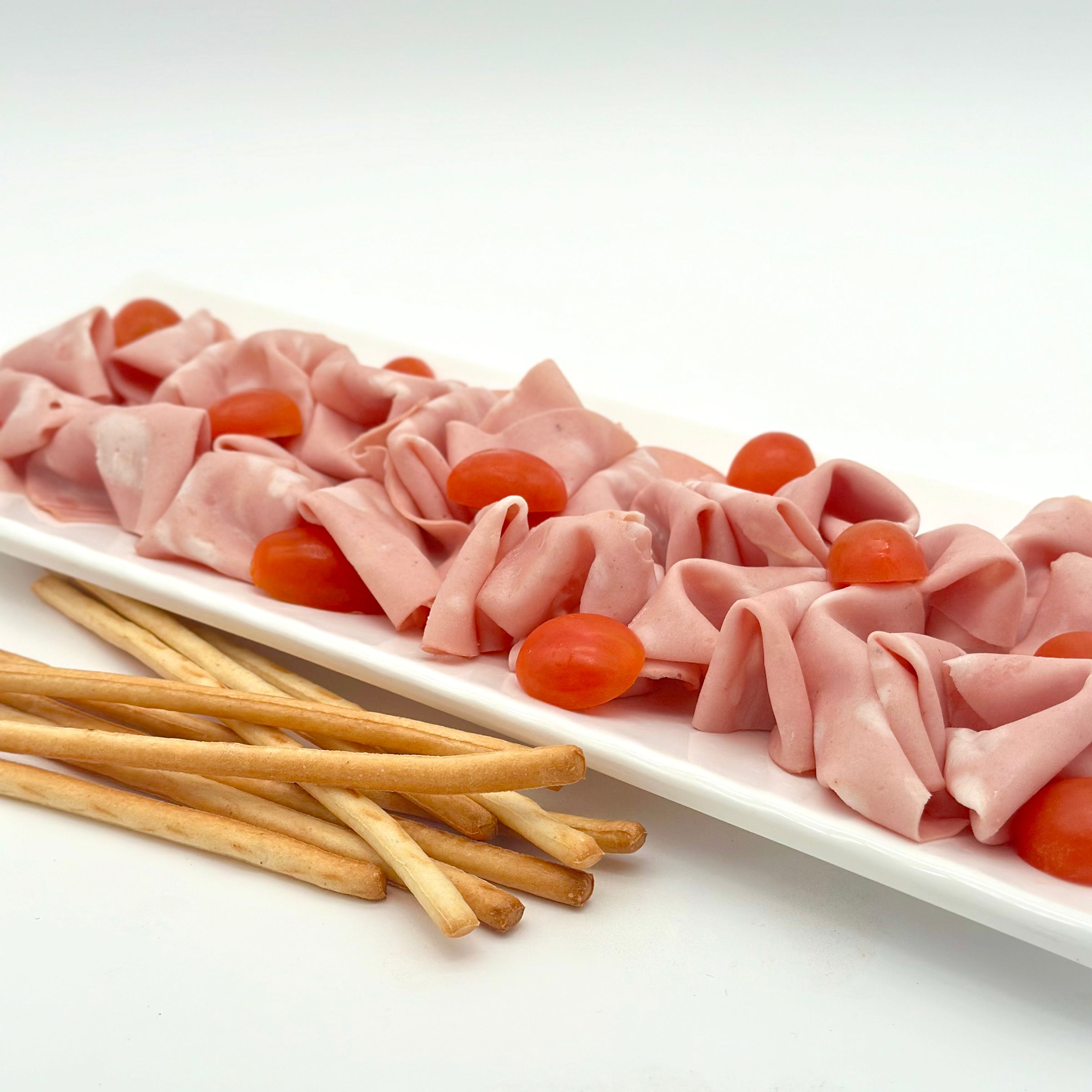 Mortadella Italiana con tomates cherry & grissinis (150GR)