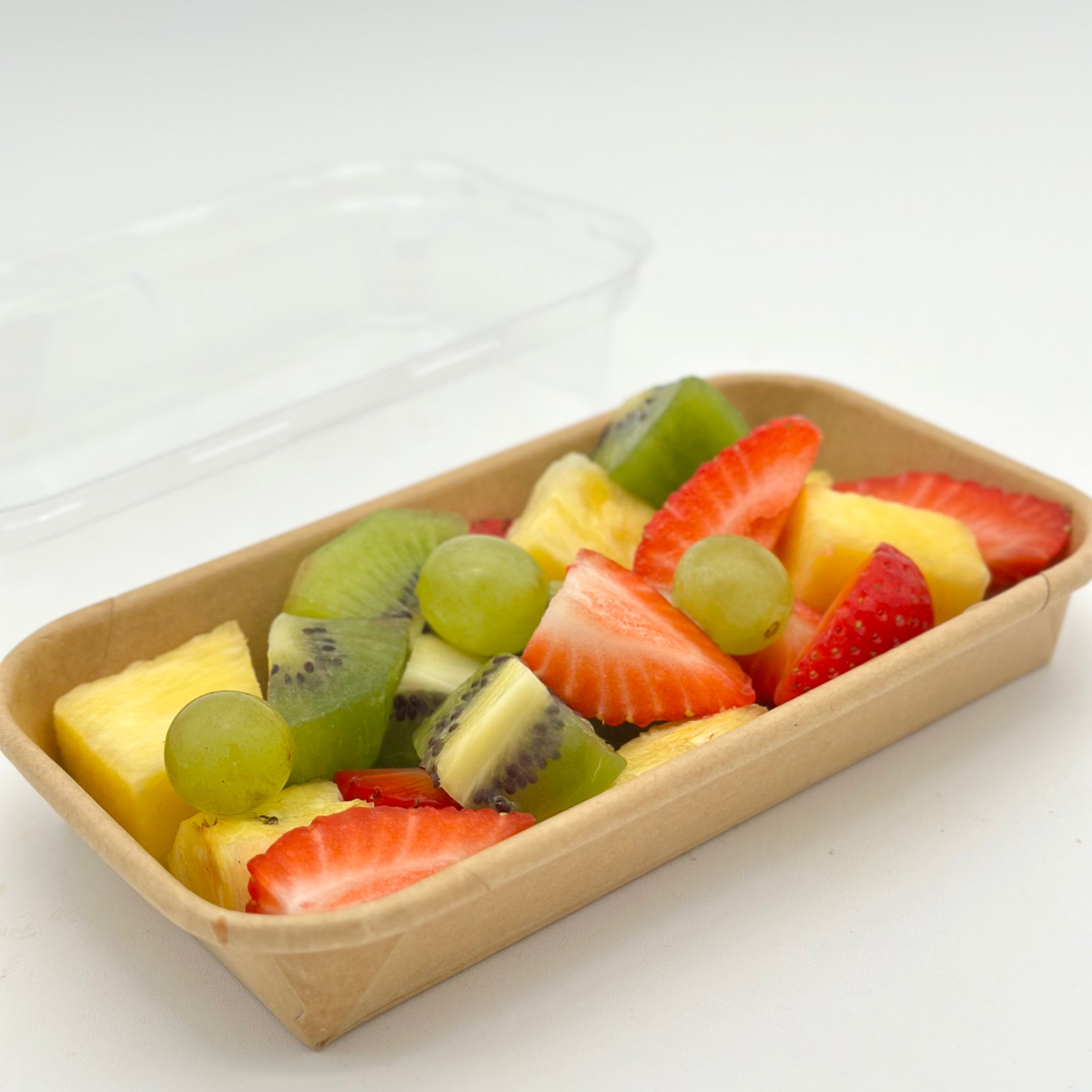 Mini bowl de fruta fresca cortada