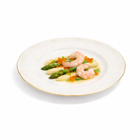 Ensalada de espárragos verdes y blancos naturales con langostinos, huevas de salmón, crujiente de eneldo y vinagreta de lima