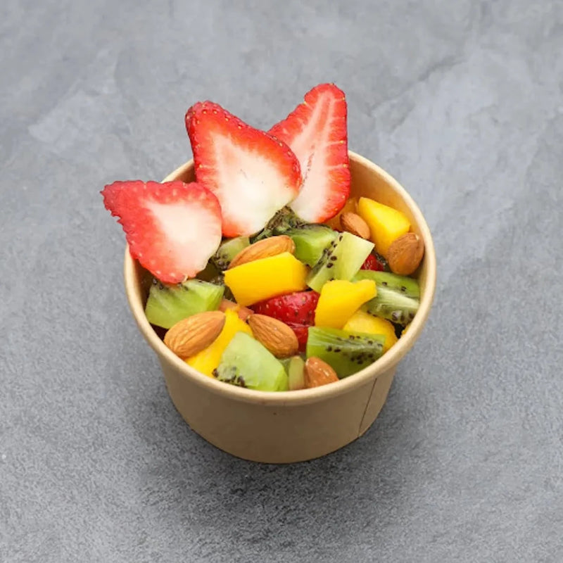 Mini bowl de fruta fresca cortada